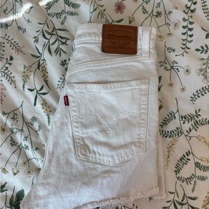 Levi's Cream Ribcage Shorts